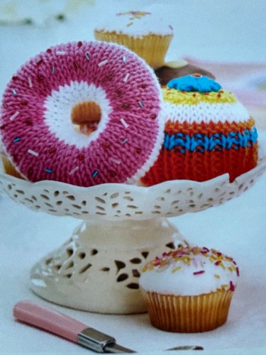 Tea party cakes - tea, play/fake